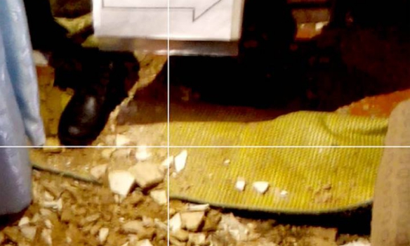 В Зайцево 82-мм бомба пробила крышу, потолок и пол частного дома