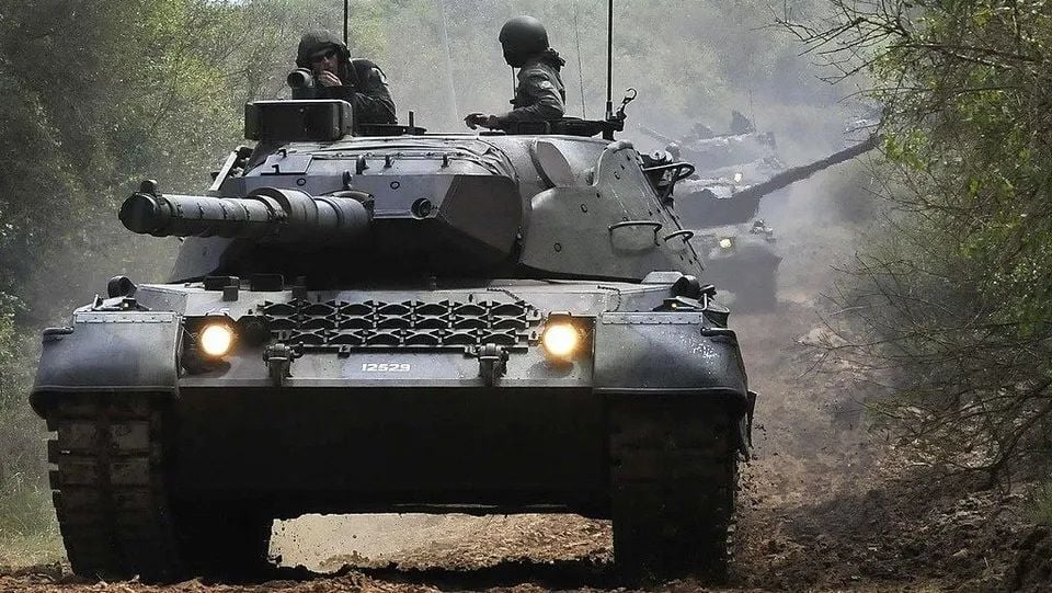     100  Leopard 1,    135  