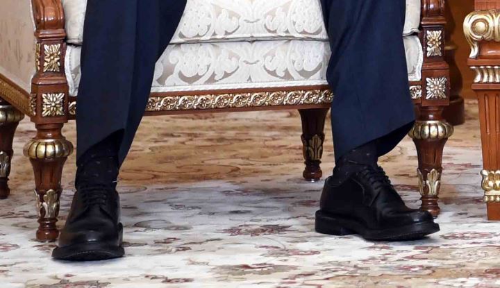 Путин пришел на встречу с Назарбаевым в туфлях Медведева. ФОТО