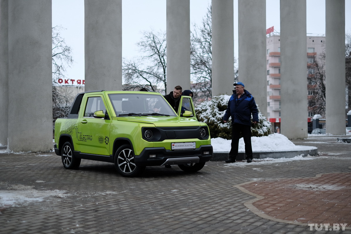 Ливан машина электромобиль