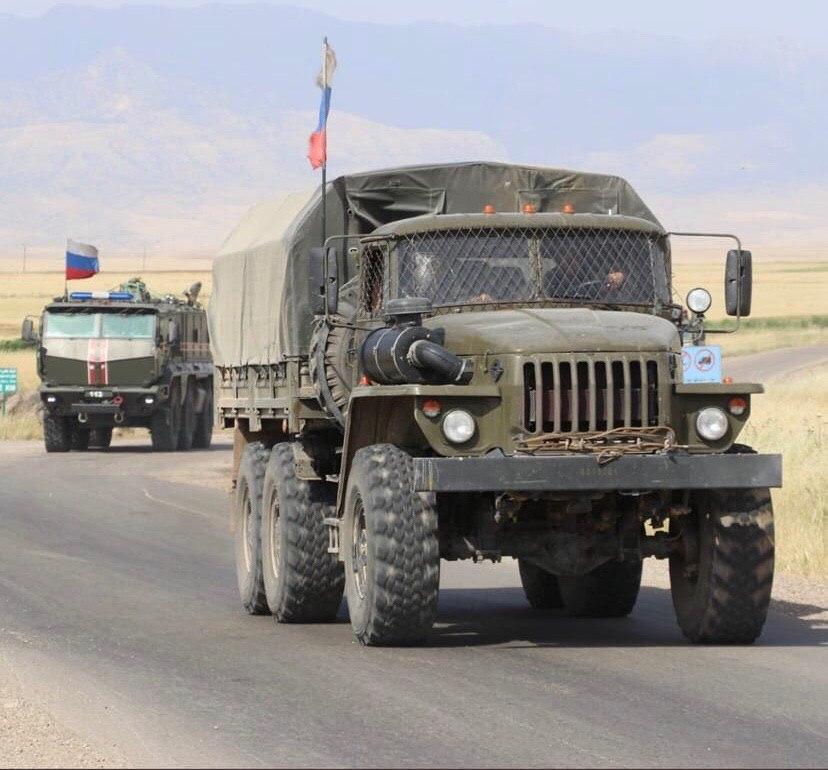 Колонна военных камазов