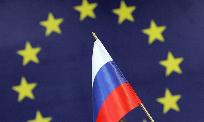 МИД Чехии: Уже в 2015 году Россия в полной мере ощутит результаты санкций США и ЕС