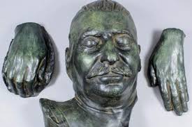Посмертную маску Сталина продали на аукционе за рекордную сумму