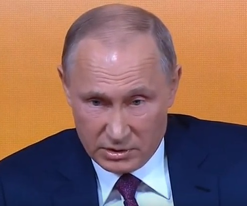 Путин оправдался за гонку вооружений в России циничным и "бородатым" анекдотом про мальчика - резонансные кадры уже распространяются в Сети
