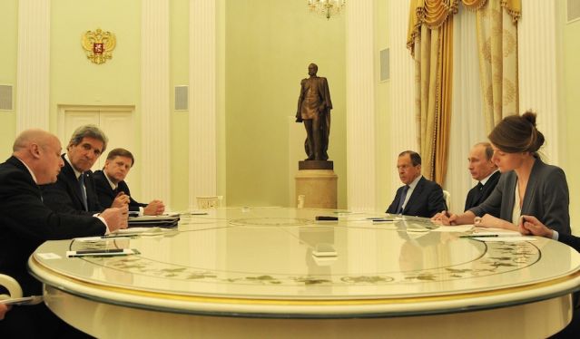 CNN: В Сочи Керри попытается "раскусить" Путина