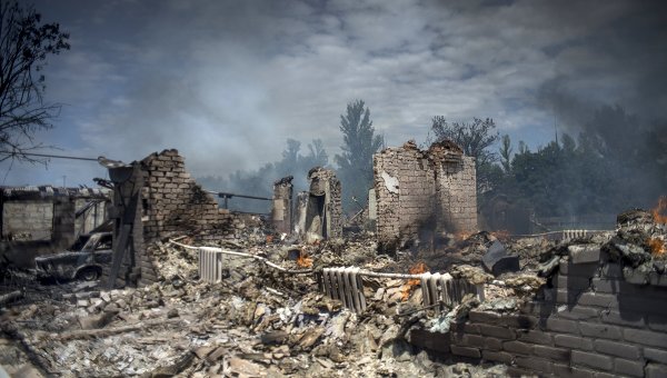 Жизнь по законам "ДНР": как террористы превратили прекрасный город Донецк в разрушенное войной гетто