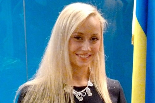 Самая сексуальная украинская синхронистка Анна Волошина выиграла золотую медаль на первом этапе Мировой серии