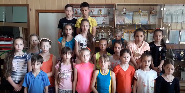 Верните детям цирк: в Харькове дети из студии "Старый цирк" объявили голодовку и записали видеообращение для бессердечных взрослых – кадры 