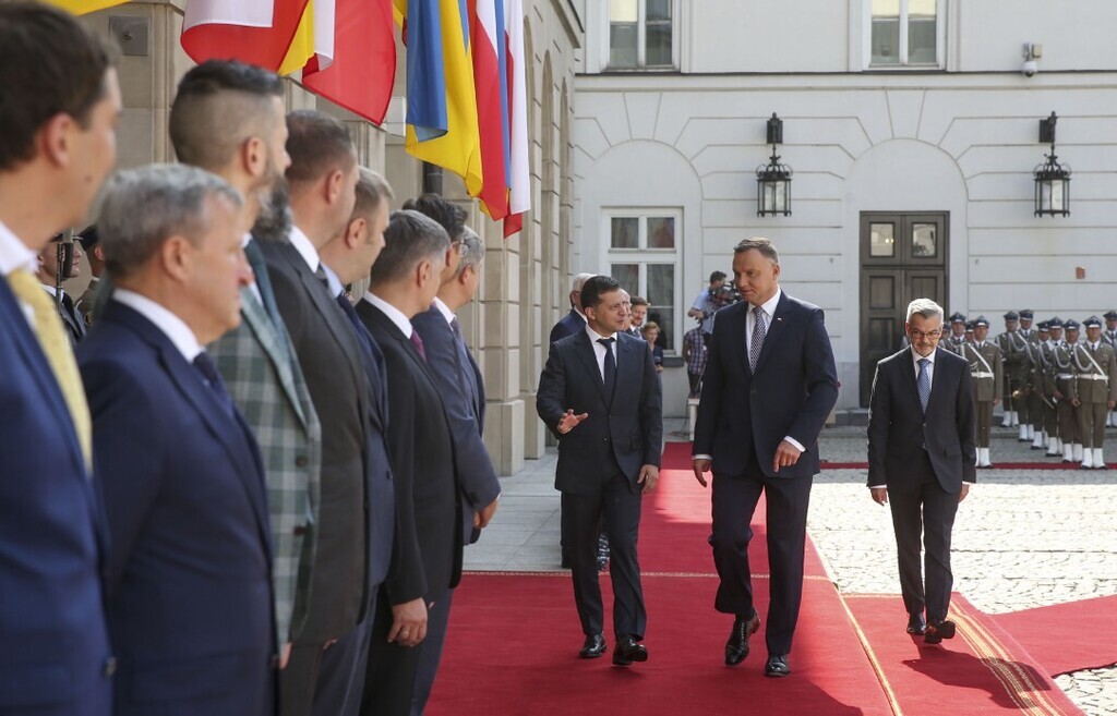 Визит Зеленского в Польшу: президент Украины дал громкое историческое обещание полякам - фото