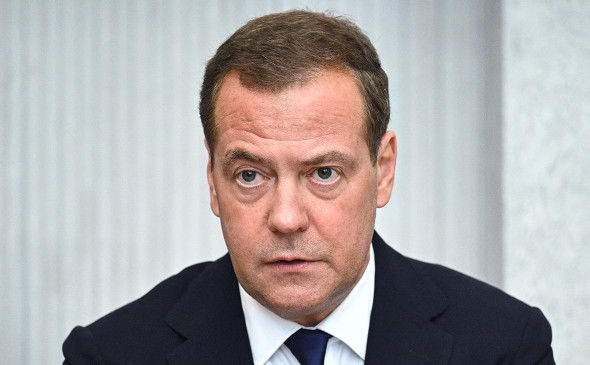 "НАТО усадят Украину за стол переговоров с урезанными границами", - Медведев  