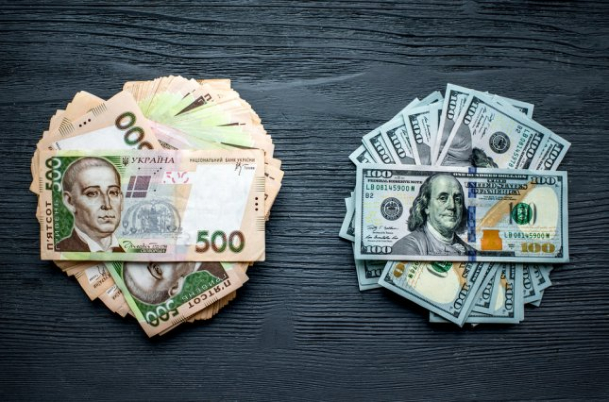 ​Курс валют на 5 июня: доллар дешевеет к выходным, а евро растет