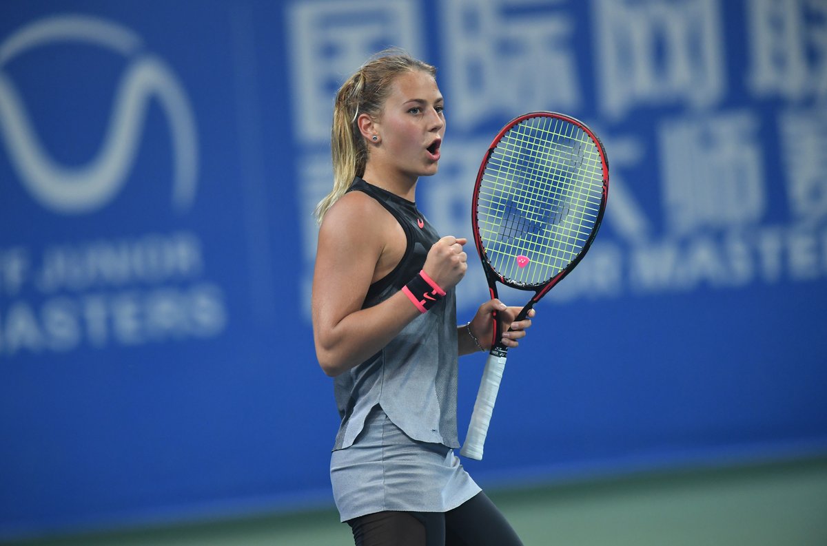 Украинка Костюк завоевала место в 1/2 финала турнира Womens Circuit: 15-летняя теннисистка разгромила соперницу меньше чем за час