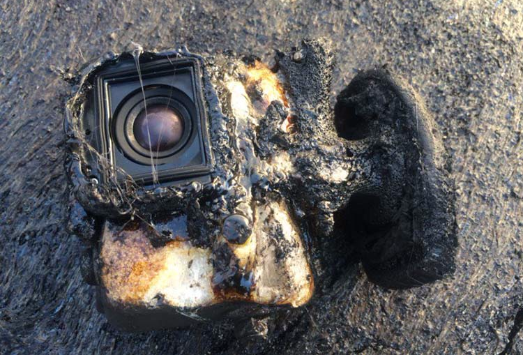 Эти кадры "из ада" ужаснули весь мир: камера американского экскурсовода уцелела под прессом раскаленной вулканической лавы