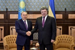 ​Назарбаев заявил о готовности помочь в установлении мира в Донбассе