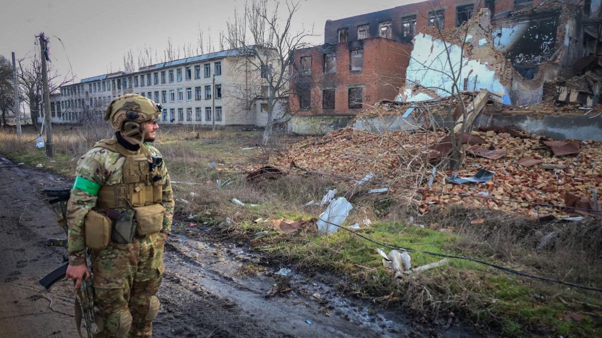 ​Идут бои в центре Бахмута: боец ВСУ озвучил ситуацию относительно возможного окружения