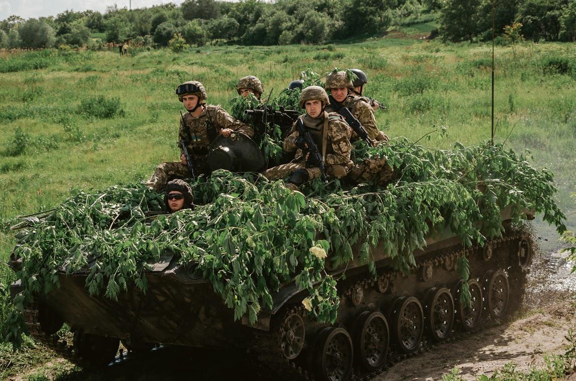 Украинская армия должна наступать - это наш шанс
