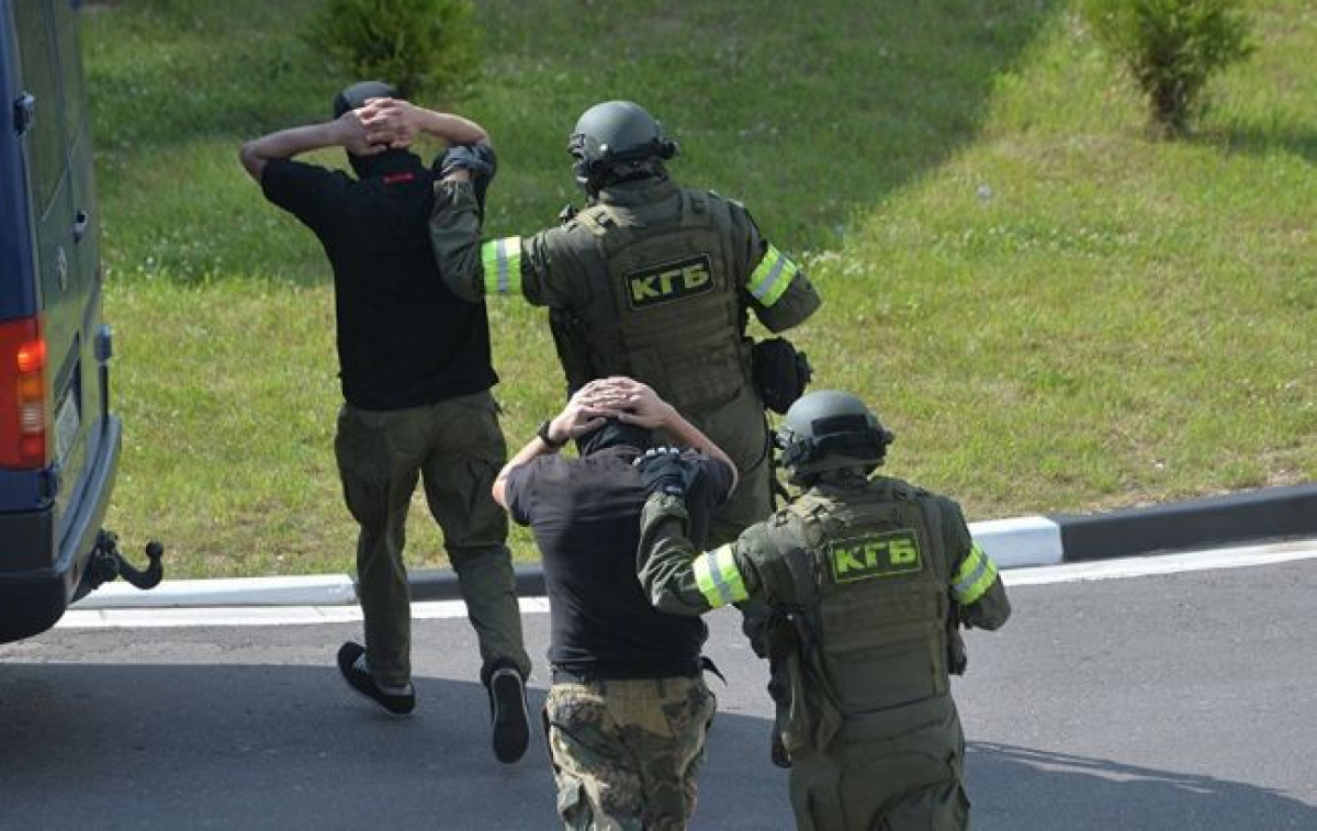 Задержание ЧВК "Вагнера" в Минске: изъятая при обыске деталь указала, куда они направлялись