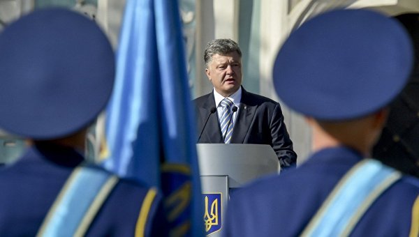 “Собаки лают, ветер веет, а украинский караван идет в Европу", - Порошенко шикарно поздравил с Днем Независимости Украины и потроллил Путина