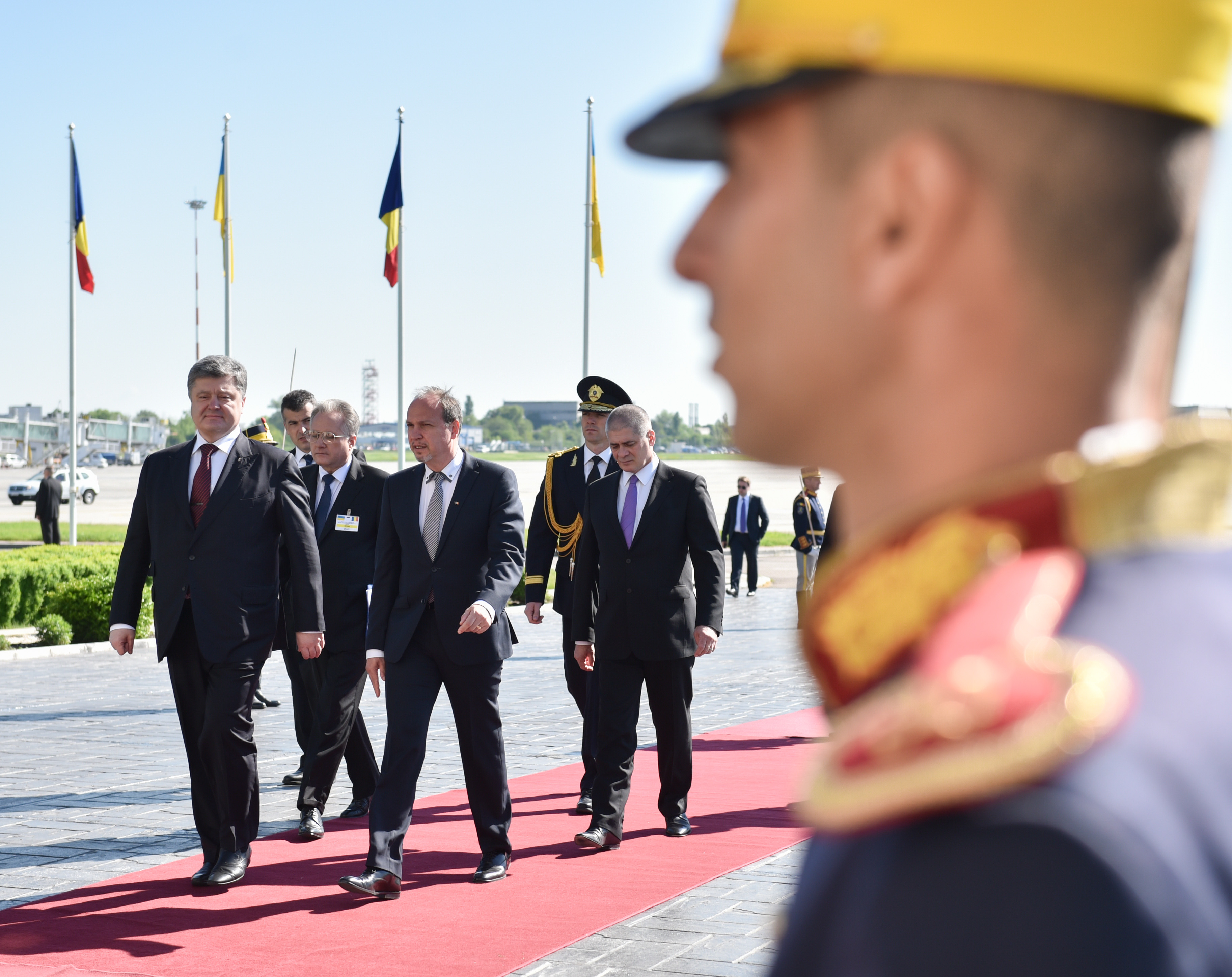 Стартовал первый официальный визит Петра Порошенко в Румынию - пресс-служба Президента Украины 
