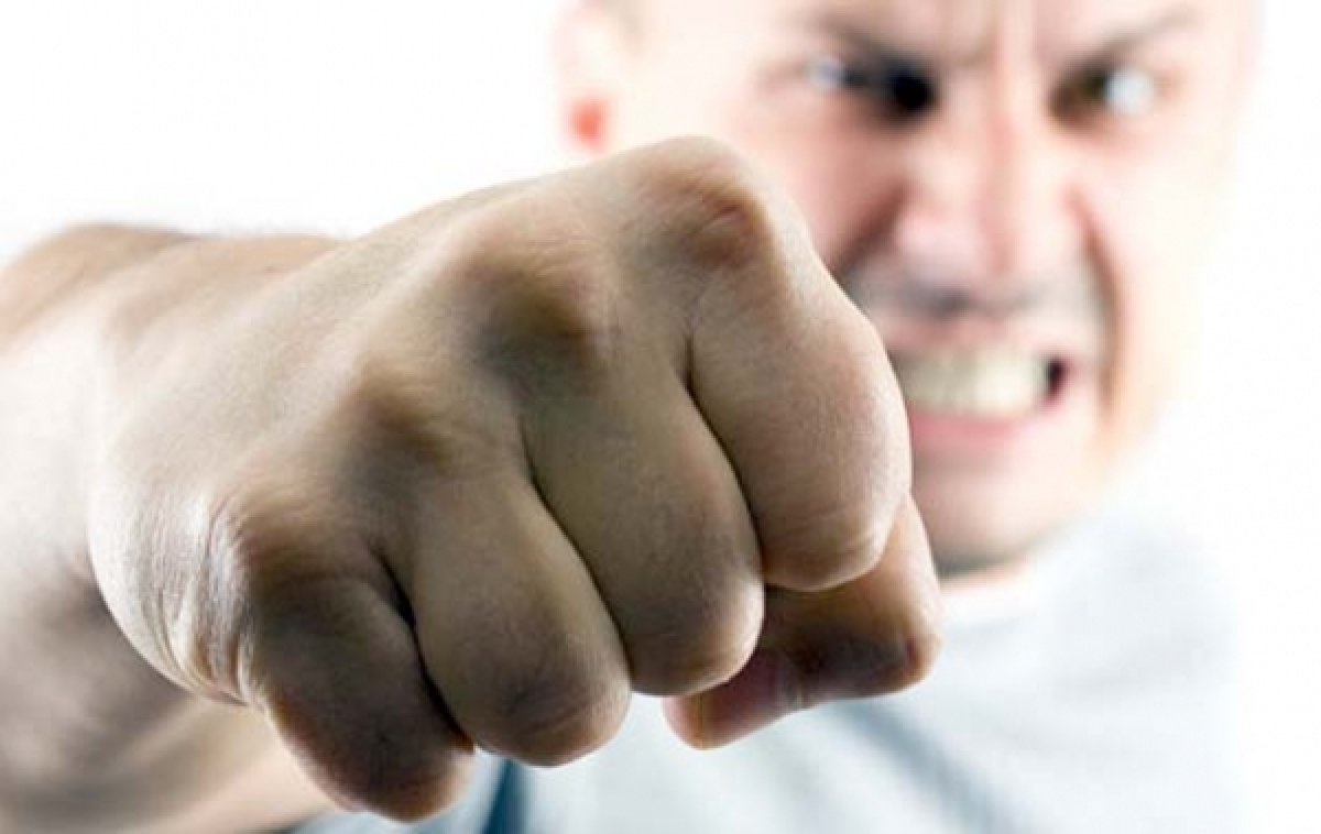 Скандал на Харьковщине: директор музыкальной школы подрался с военкомом города из-за повестки сыну