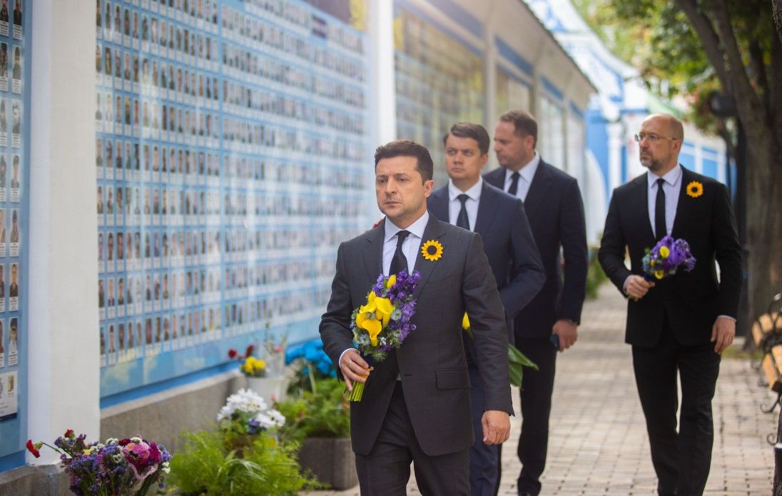 День памяти защитников Украины и Иловайская трагедия: Зеленский почтил павших воинов ВСУ