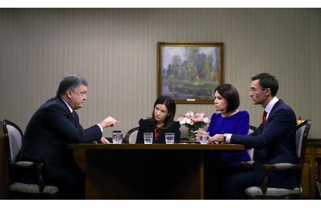 Порошенко остудил пыл противников "Минска" и предложил им взять на себя ответственность за будущие жертвы