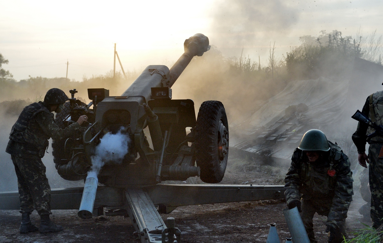 АТЦ: на Мариупольском и Донецком направлении были обстрелы и летали беспилотники
