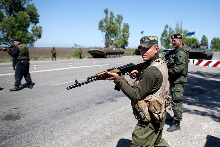 Штаб АТО: под Мариуполем ополченцы напали на украинский дозор