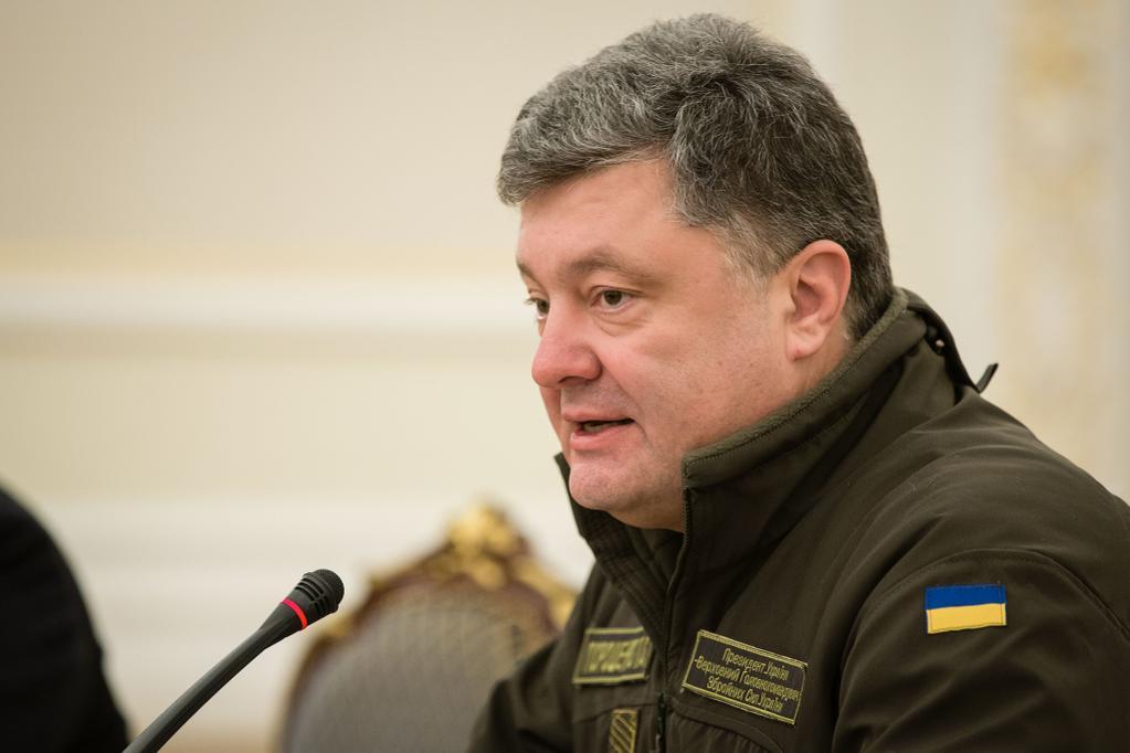 Порошенко пообещал до конца бороться за освобождение Савченко, Синцова и Кольченко