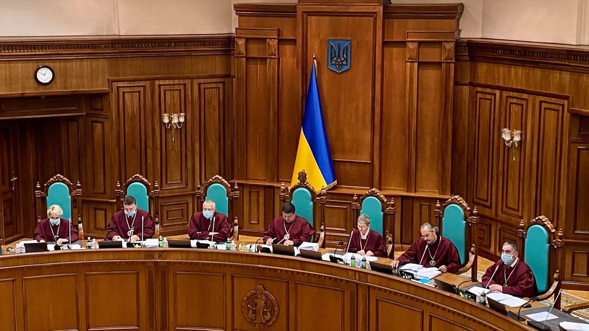 Конституционный суд обвинили в блокировании местных выборов в Украине