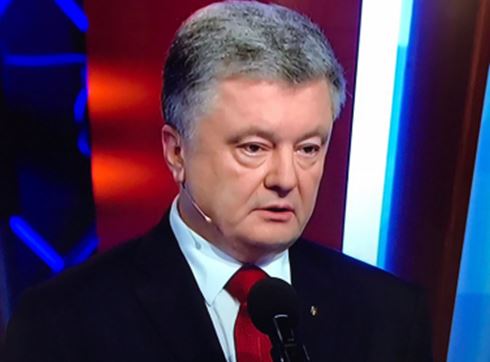 Порошенко неожиданно приехал на канал Коломойского и вызвал Зеленского на дебаты: "Приглашаю вас сегодня и сейчас", - видео