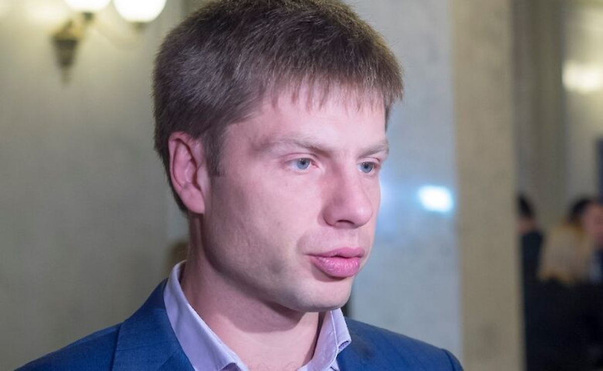 Гончаренко о вынужденном "политическом шпагате" Зеленского: "Это слишком даже в условиях "кадрового голода""