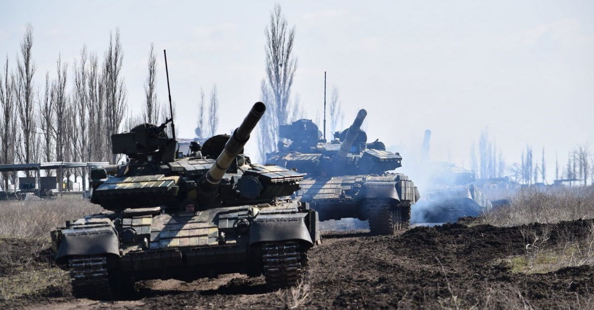 Украинские пехотинцы готовятся к войне с Россией: в ход идут танки и средства РЭБ