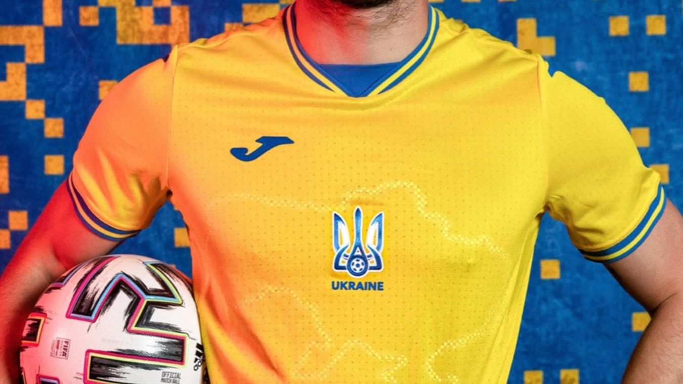 Форму сборной Украины с надписью "Героям слава" продолжат продавать, несмотря на запрет УЕФА