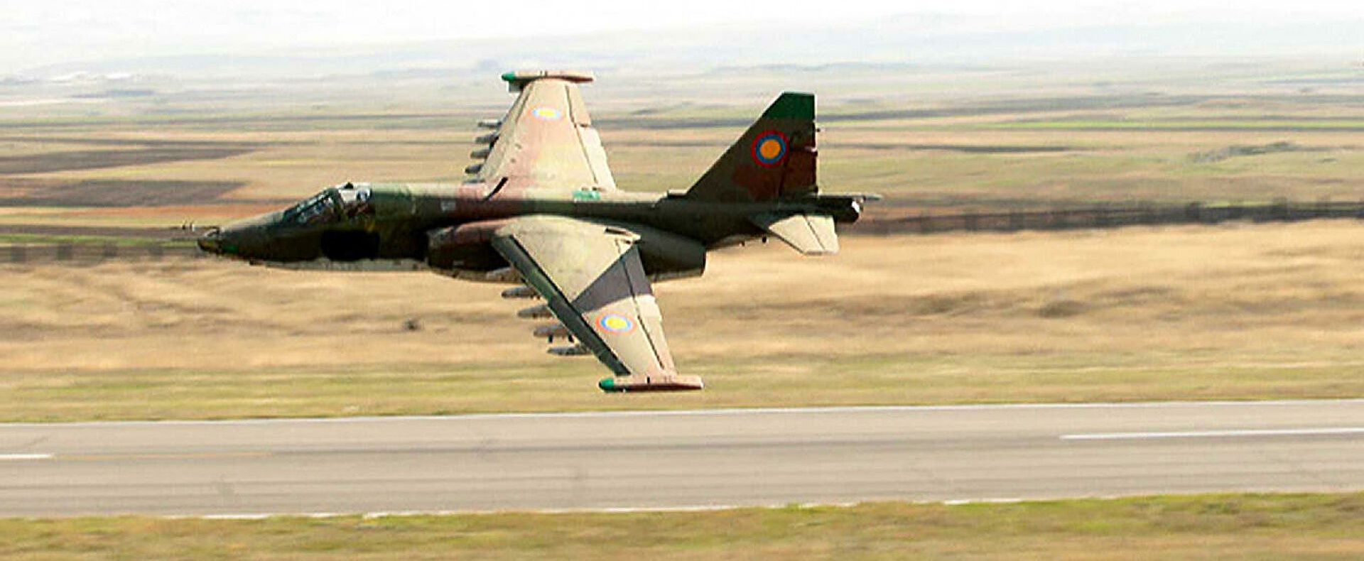 В небе Карабаха сбит "СУ-25" ВВС Армении: Баку и Ереван обменялись "любезностями"