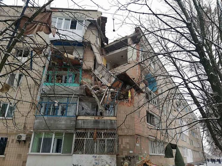 Под Киевом прогремел мощный взрыв - в Сети появились первые фото и видео разрушенной многоэтажки
