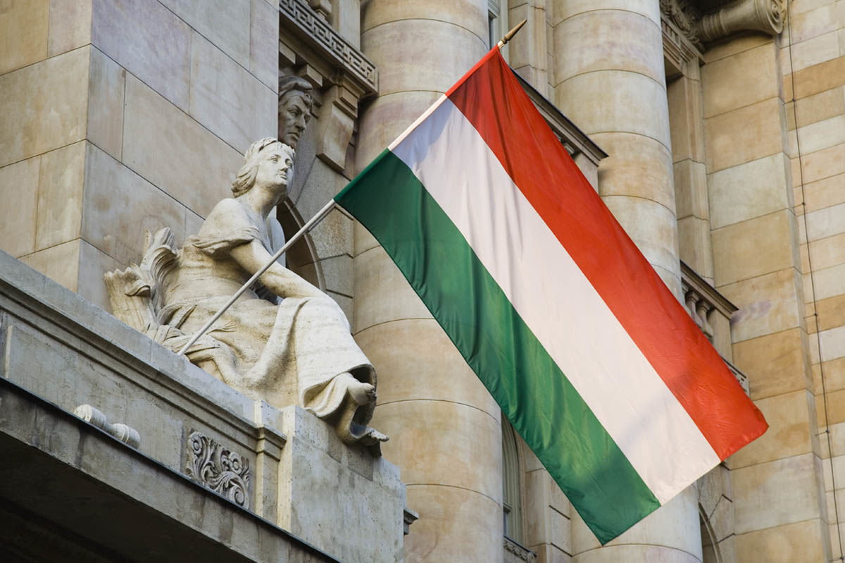 Еврокомиссар от Венгрии выдвинул Украине требования и угрожает последствиями