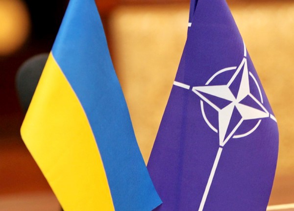 Для поддержания военно-политического диалога делегация НАТО прибыла в Киев