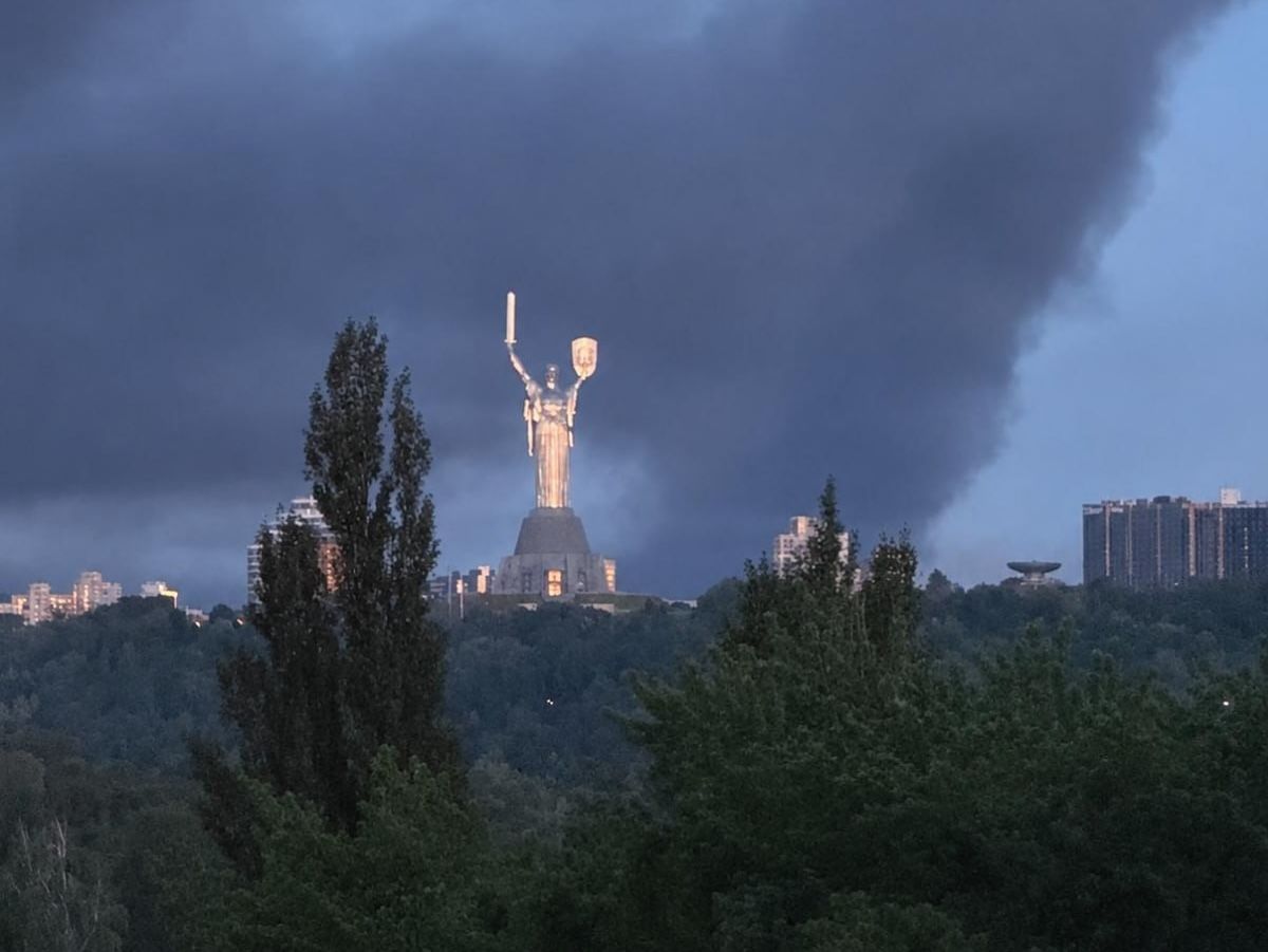 Летело все: РФ нанесла комбинированный удар по Киеву ночью 2 июня