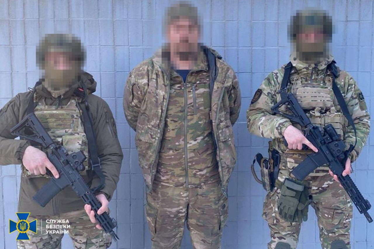 "Чтобы никто не мог увидеть", – в  Днепре СБУ задержала контрактника ВСУ и его жену, готовивших теракты