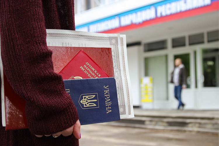 Как изменились цены на недвижимость в Луганске после выдачи паспортов РФ: в "ЛНР" такого не ожидали