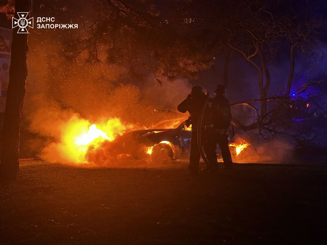 Армия РФ атаковала Запорожье: 5 человек погибли, начались пожары 