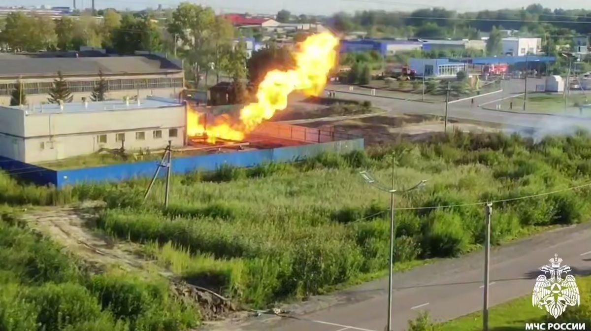 Пожар на ГРС в Кургане и пламя до 10-го этажа заставили россиян бежать из домов: видео ЧП