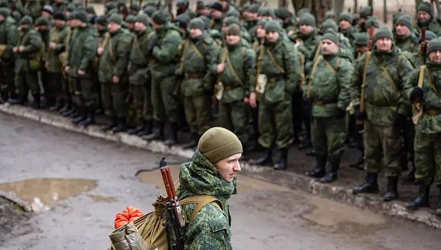 "Перевозят как животных", - Коваленко показал, каким способом РФ везет мобилизованных в Украину