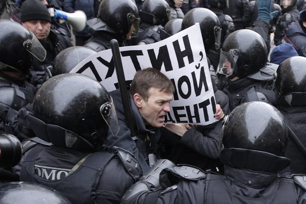 ​Индекс счастья в РФ обвалился до 16-летнего минимума: россияне становятся все злее