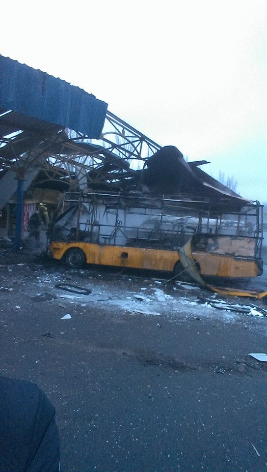 При обстреле автостанции в Донецке погибли четыре человека, пятеро ранены, - СМИ