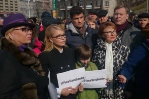 Тимошенко требует создать отдельную линию для переговоров с РФ по Савченко: Надя сегодня побеждает самого Путина