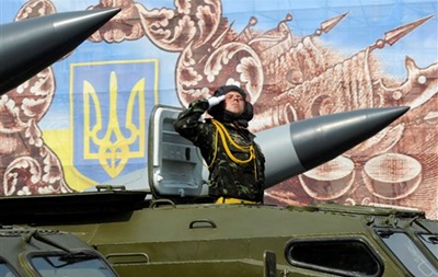 Комплексы «Точка-У» и «С-300» и реактивные системы «Град» и «Смерч» после киевского парада направятся в Донбасс