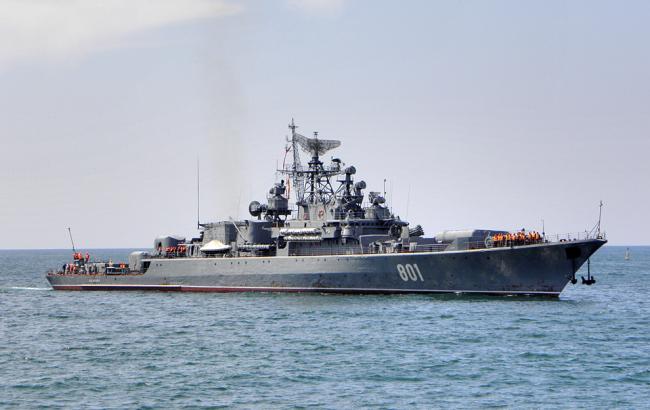 Военный корабль РФ начал двигаться в сторону Азовского моря – подробности