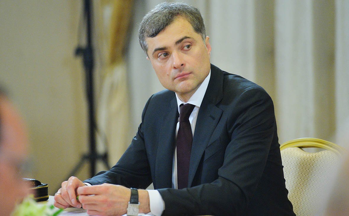 "И фамилия его – Сурков,"- политолог Дмитрий Орешкин считает, что "кукловод" теряет контроль над ситуацией на Донбассе